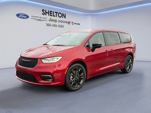 New 2026 Chrysler Pacifica Select image 1