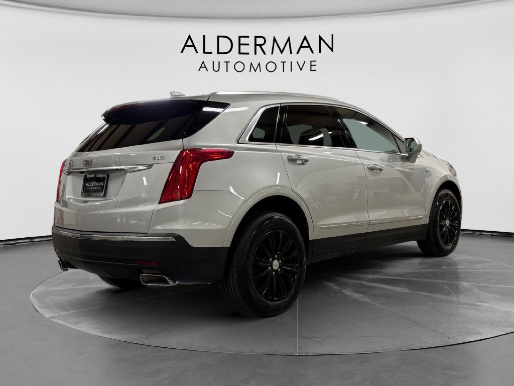 Used 2018 Cadillac XT5 Luxury w/ Driver Awareness Package FWD image 5