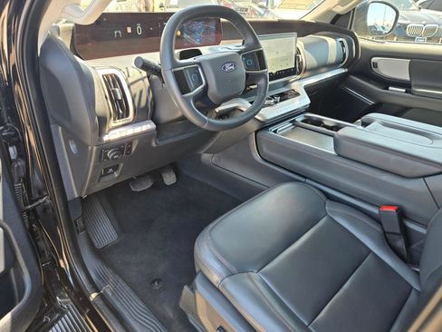 Used 2025 Ford Expedition Max Active AWD/4WD image 15