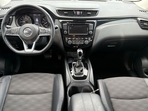 Certified 2022 Nissan Rogue Sport SV w/ Technology Package image 13