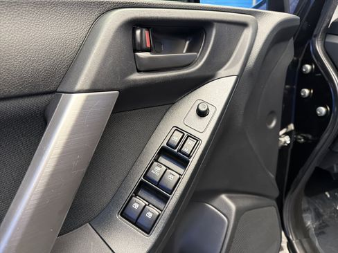 Used 2015 Subaru Forester 2.5i Premium w/ All-Weather Package image 11