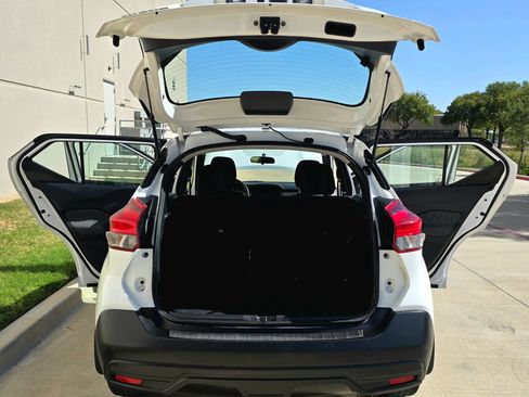 Used 2018 Nissan Kicks S w/ Exterior Package FWD image 11