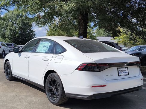 New 2025 Honda Accord SE image 3