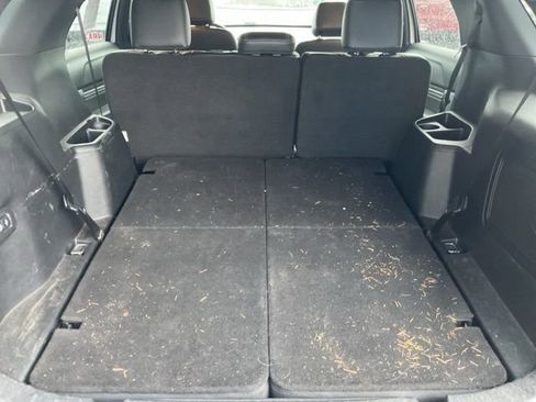 Used 2017 Ford Explorer Limited image 29