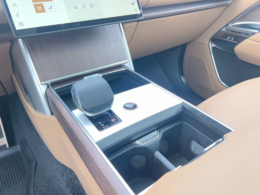 New 2026 Land Rover Range Rover SE AWD/4WD image 19