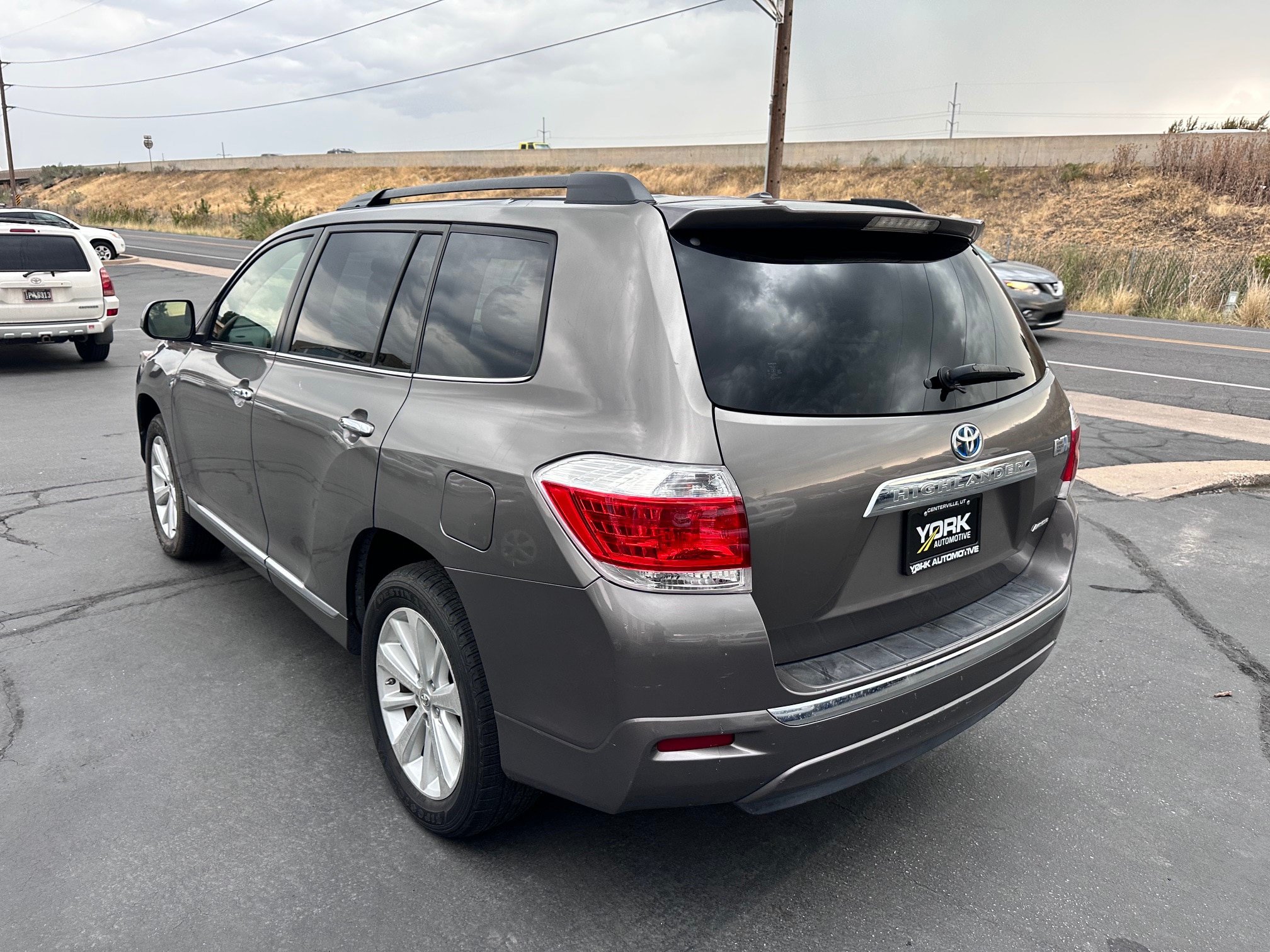Used 2012 Toyota Highlander Limited AWD/4WD image 4