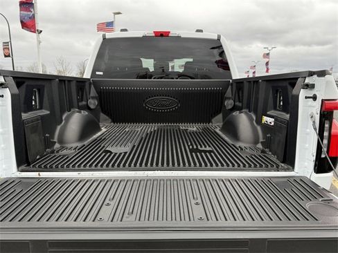 New 2025 Ford F150 Lightning XLT image 4