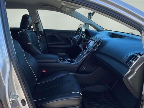 Used 2013 Toyota Venza XLE image 14