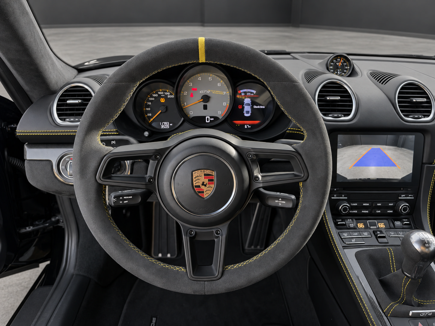 Used 2020 Porsche 718 Cayman GT4 RWD image 17