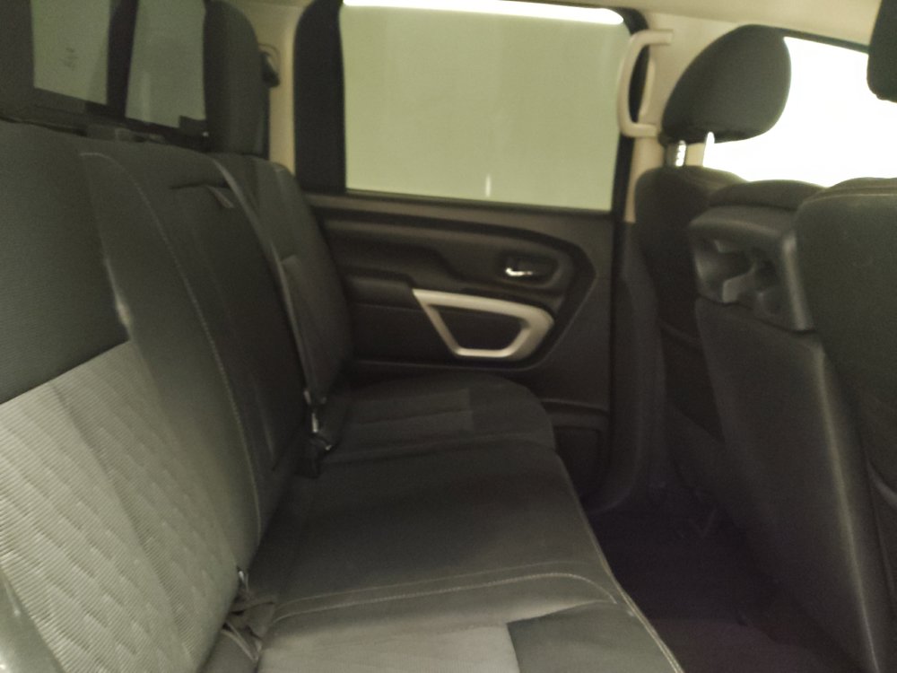 Used 2017 Nissan Titan SV RWD image 19
