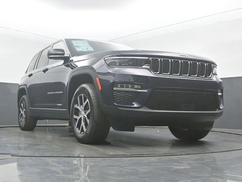 Used 2024 Jeep Grand Cherokee Limited AWD/4WD image 51