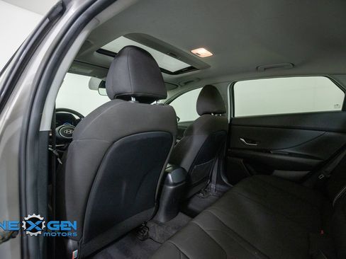 Used 2021 Hyundai Elantra SEL w/ Convenience + Premium Package FWD image 26