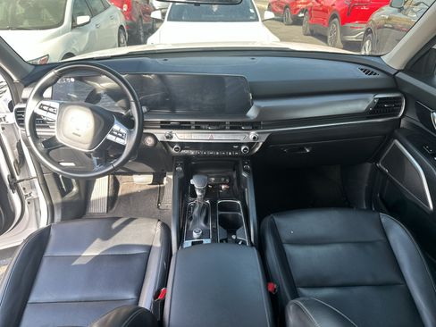 Used 2023 Kia Telluride S FWD image 8