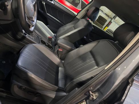 Used 2024 Volkswagen Tiguan SE FWD image 6