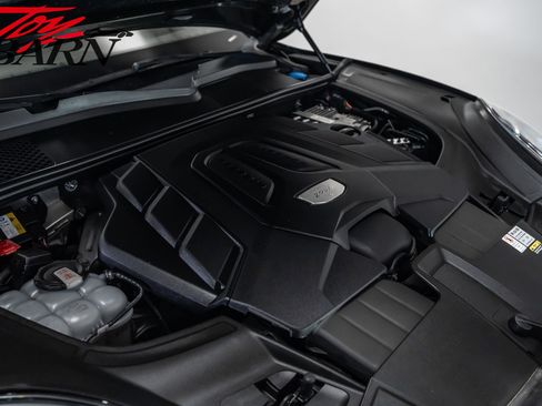 Used 2022 Porsche Cayenne S image 56