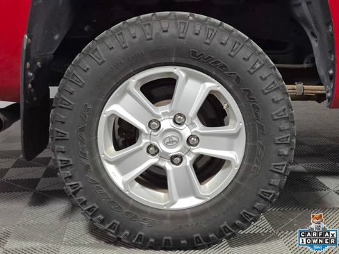Used 2017 Toyota Tundra SR5 w/ SR5 Upgrade Package AWD/4WD image 28