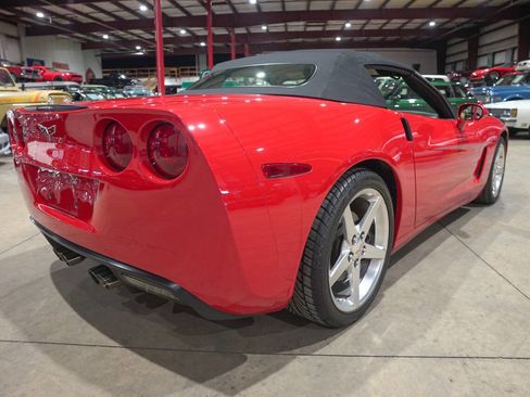 Used 2005 Chevrolet Corvette Convertible w/ Preferred Equipment Group image 24