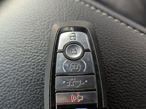 Used 2018 Ford F150 Lariat w/ Equipment Group 502A Luxury image 31