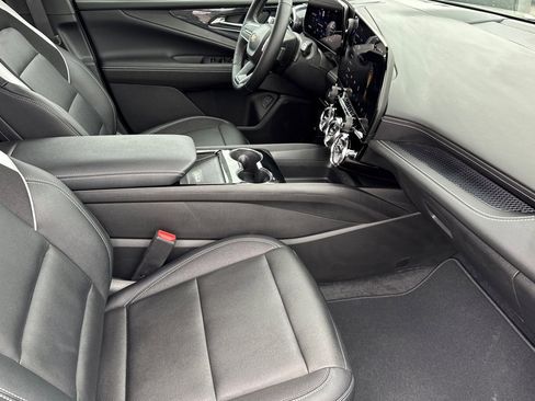 New 2025 Chevrolet Blazer EV LT image 16