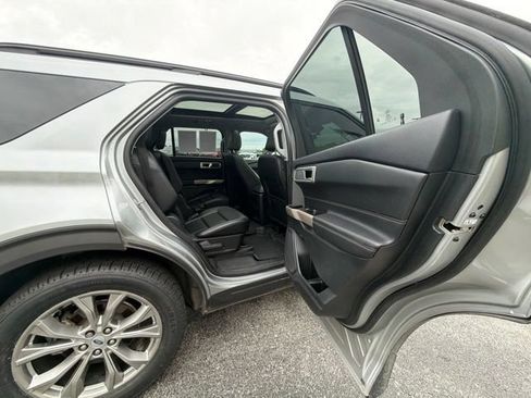 Certified 2023 Ford Explorer XLT w/ Equipment Group 202A RWD image 19