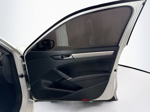 Used 2021 Volkswagen Passat 2.0T SE image 30