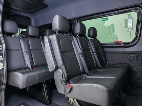 Used 2024 Mercedes-Benz Sprinter 2500 image 23