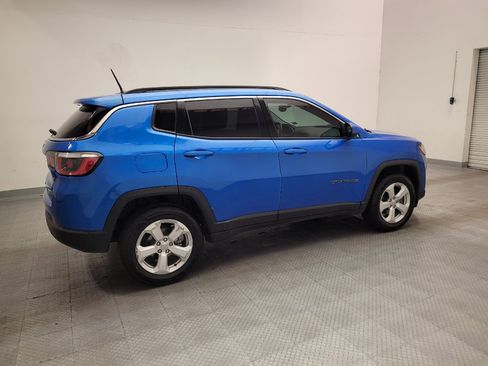 Used 2018 Jeep Compass Latitude w/ Cold Weather Group AWD/4WD image 10