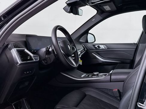 Used 2024 BMW X5 M60i w/ Climate Comfort Package image 10
