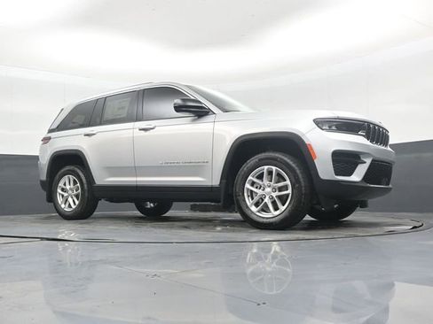 New 2025 Jeep Grand Cherokee Laredo image 37