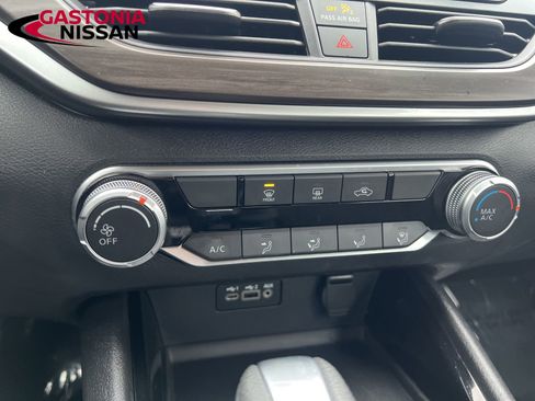 Used 2024 Nissan Altima 2.5 SV image 44