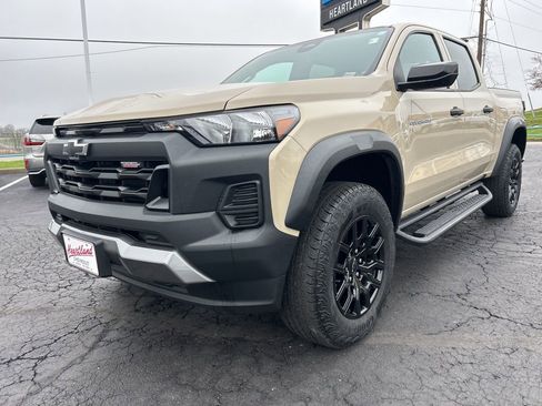 Used 2024 Chevrolet Colorado Trail Boss w/ Advanced Trailering Package AWD/4WD image 1