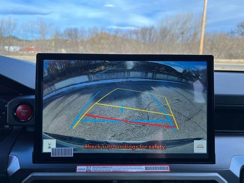 Used 2024 Toyota Tacoma TRD Off-Road image 19