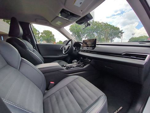 Used 2025 Mitsubishi Outlander SE AWD/4WD image 33