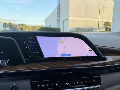 Used 2024 Cadillac Escalade Premium Luxury Platinum image 6