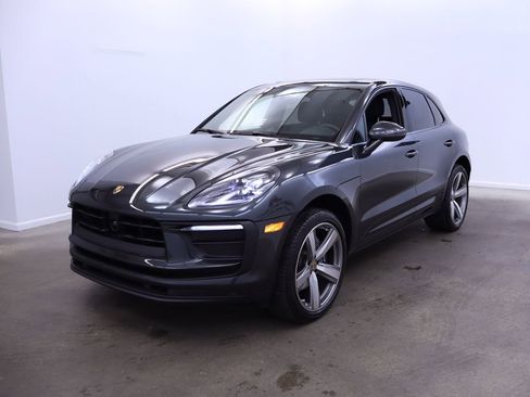 New 2025 Porsche Macan image 1