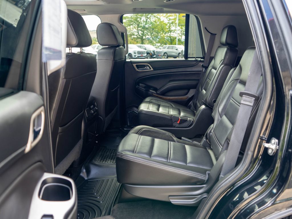 Used 2018 GMC Yukon Denali w/ Denali Ultimate Black Edition AWD/4WD image 14