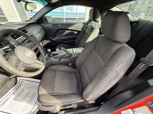 Used 2011 Ford Mustang Coupe w/ 101A Rapid Spec Order Code image 5