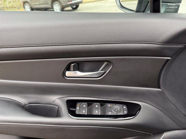 Used 2025 Nissan Murano SV FWD image 15