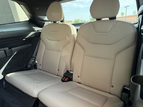Used 2025 Volvo EX90 Ultra AWD/4WD image 38