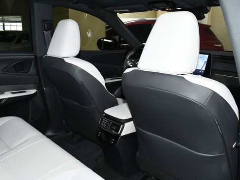 Used 2024 Lexus RX 350 Premium w/ Cold Area Package image 16