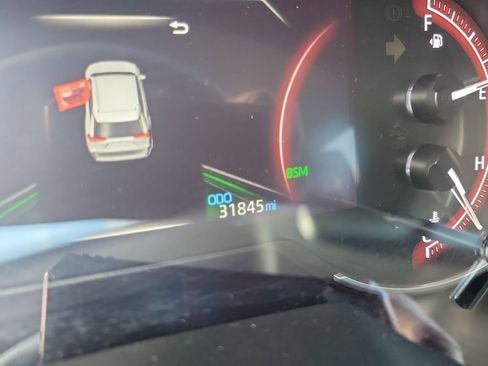 Certified 2025 Toyota RAV4 XLE image 33