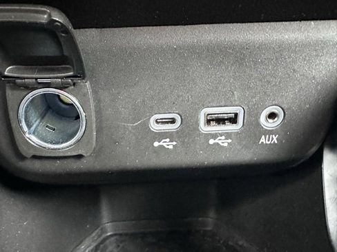 Used 2023 Chevrolet TrailBlazer RS w/ Convenience Package image 25