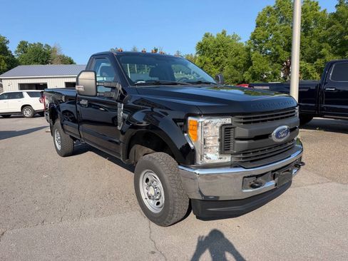 Used 2017 Ford F250 XL w/ Power Equipment Group AWD/4WD image 7