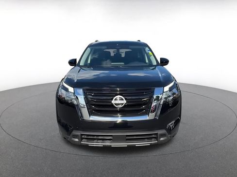 Used 2025 Nissan Pathfinder SV FWD image 4