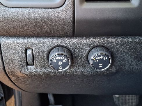 Used 2019 Chevrolet Colorado LT w/ Redline Special Edition AWD/4WD image 24