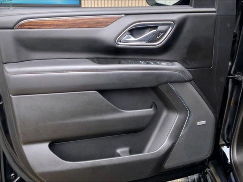 Used 2021 Chevrolet Suburban High Country image 25