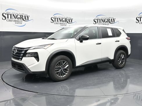 Used 2024 Nissan Rogue S FWD image 4