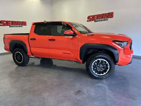 Used 2024 Toyota Tacoma TRD Off-Road w/ TRD Off Road Upgrade Package AWD/4WD image 2