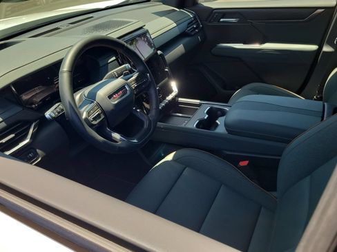 Used 2026 GMC Acadia AT4 w/ Luxury Package AWD/4WD image 10
