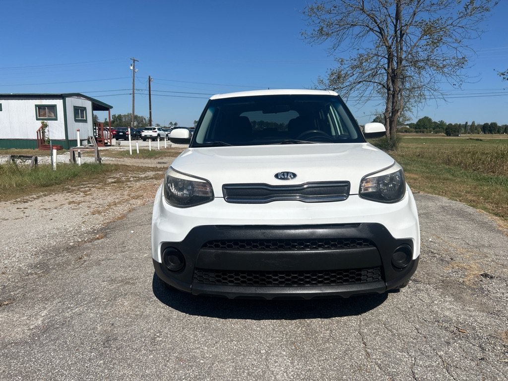Used 2019 Kia Soul FWD image 2